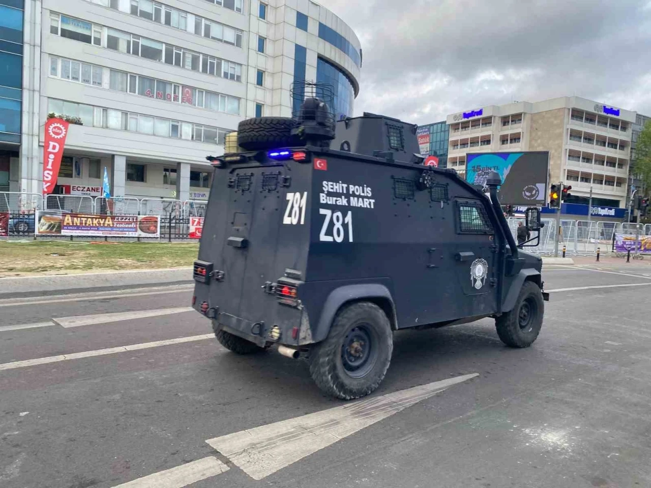 1 Mayıs kutlamaları öncesi Kadıköy’de yoğun güvenlik önlemi
