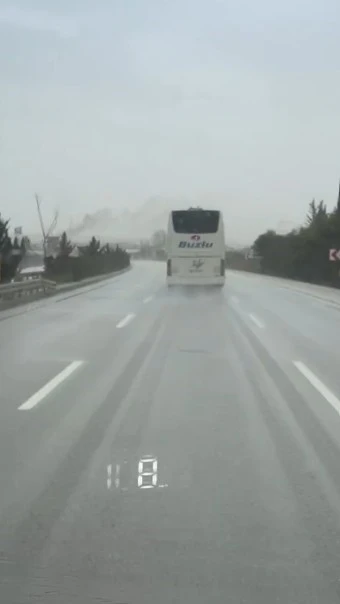 10 kişinin hayatını kaybettiği kazaya karışan firmanın bir başka otob&uuml;s&uuml; aynı g&uuml;zergahta hız yaparken g&ouml;r&uuml;nt&uuml;lendi
