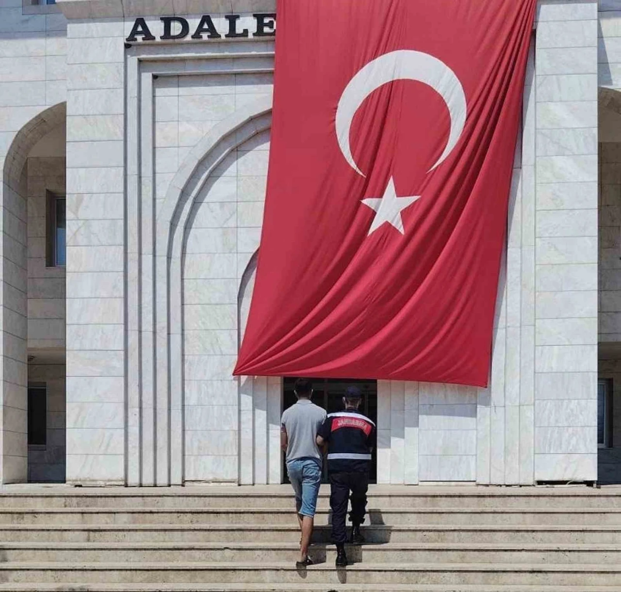 12 yıl 6 ay hapis cezası bulunan şahıs yakalandı
