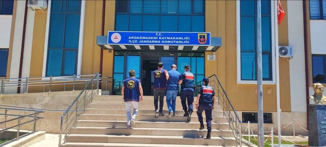 12 yıl kesinleşmiş cezası bulunan FETÖ casusu yakalandı
