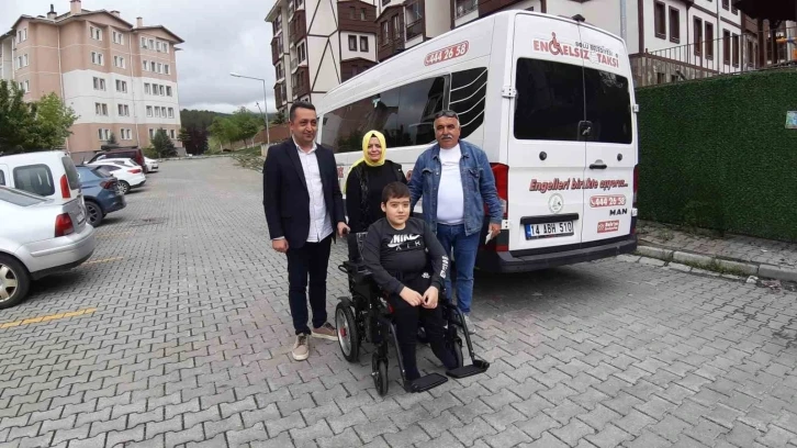 13 yaşındaki Spina bifida hastası çocuğun, akülü araç sevinci yürekleri ısıttı
