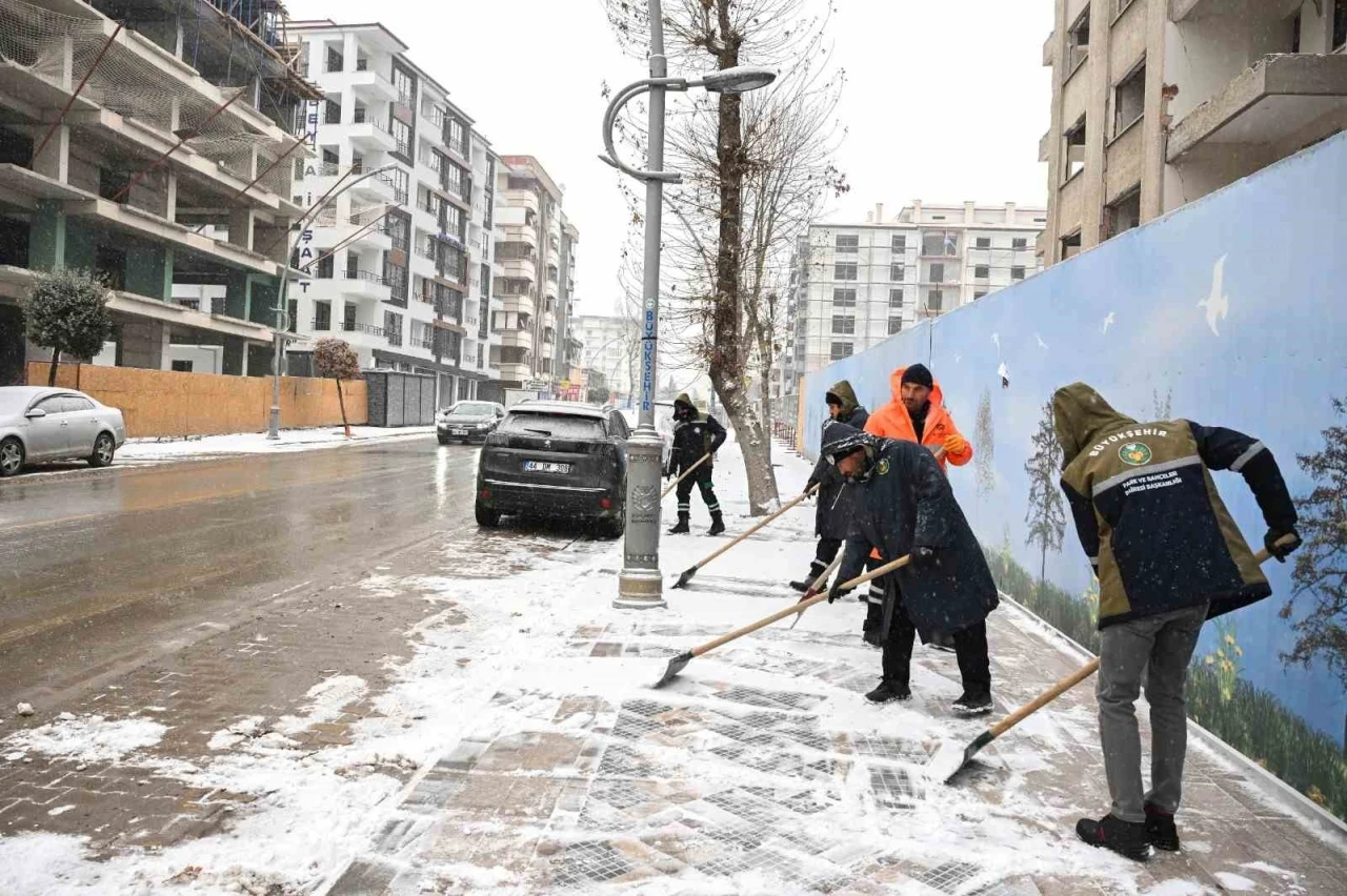 149 mahallede yol a&ccedil;ma &ccedil;alışmaları devam ediyor
