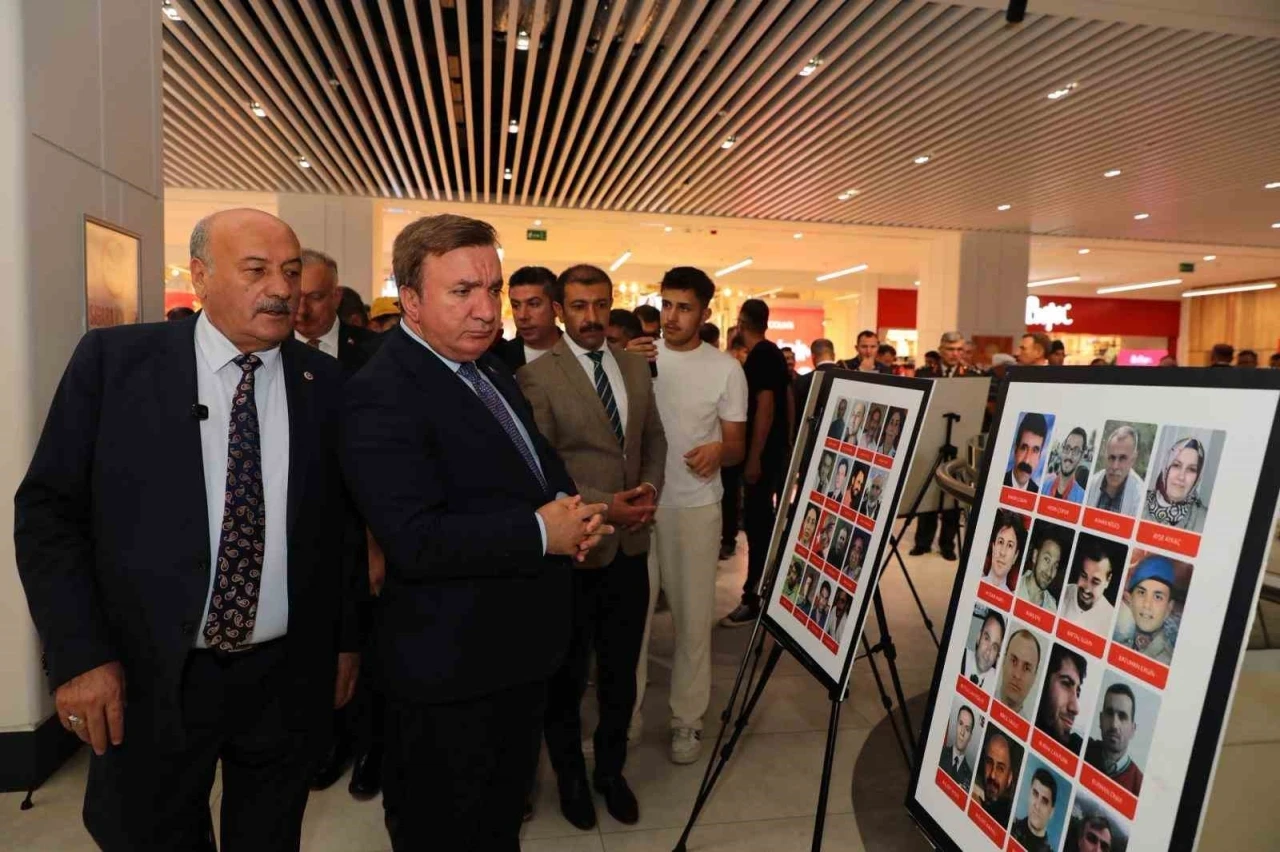 15 Temmuz Kronolojik Fotoğraf Sergisi açıldı
