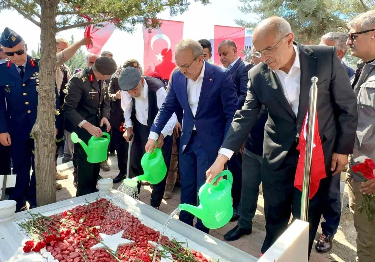 15 Temmuz Şehitleri mezarları başında anıldı
