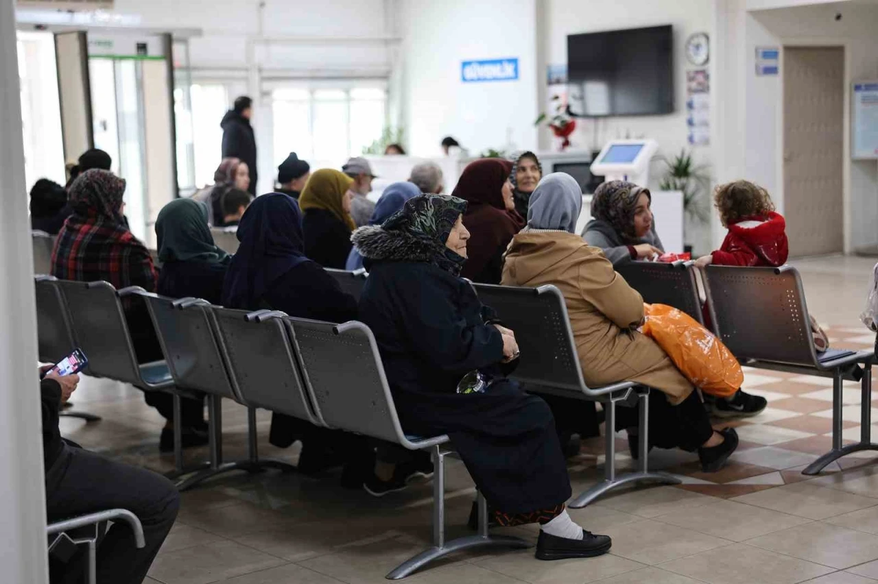 153 bin vatandaş şifayı B&uuml;y&uuml;kşehir&rsquo;de buldu
