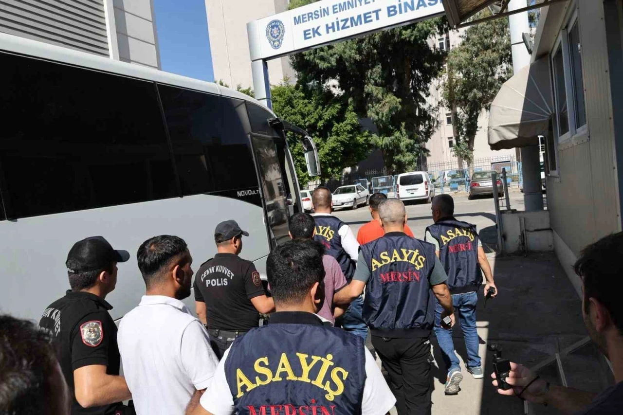 16 milyonluk soygun yaptılar, biri damda uyurken yakalandı: 4 tutuklama
