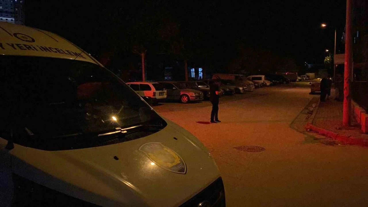 17 yaşındaki genç, tanımadığı şahıslar tarafından bıçaklandı
