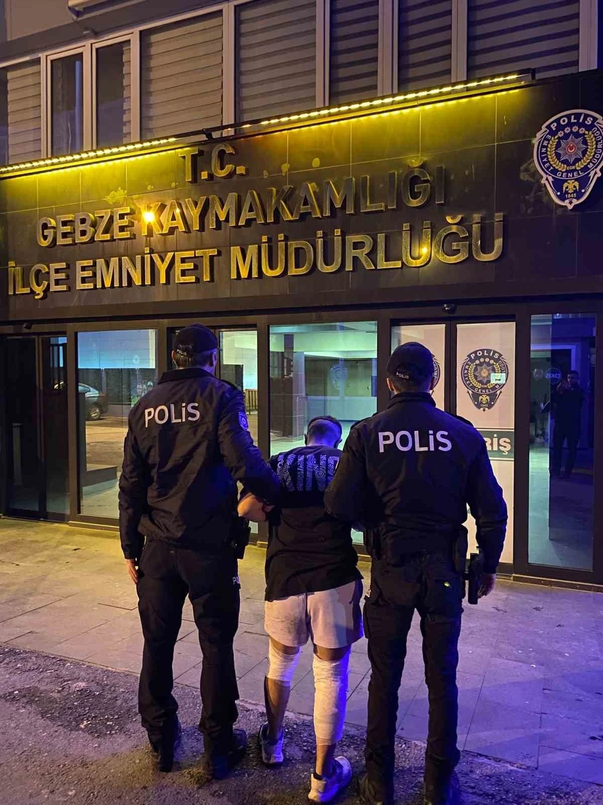 17 yıl hapis cezası bulunan h&uuml;k&uuml;ml&uuml; yakalandı
