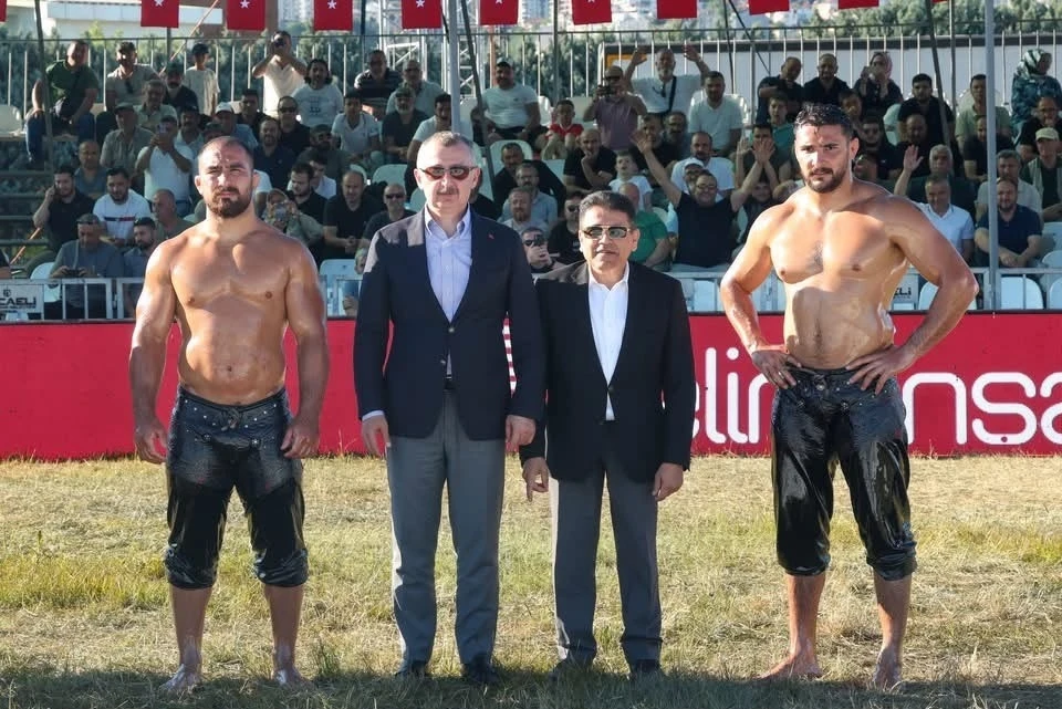 18. Sekapark Altınkemer Yağlı G&uuml;reşleri&rsquo;nde başpehlivan Feyzullah Akt&uuml;rk oldu
