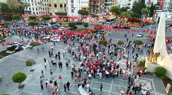 19 Mayıs Alanya’da fener alayı ve Gökhan Özen konseriyle kutlandı
