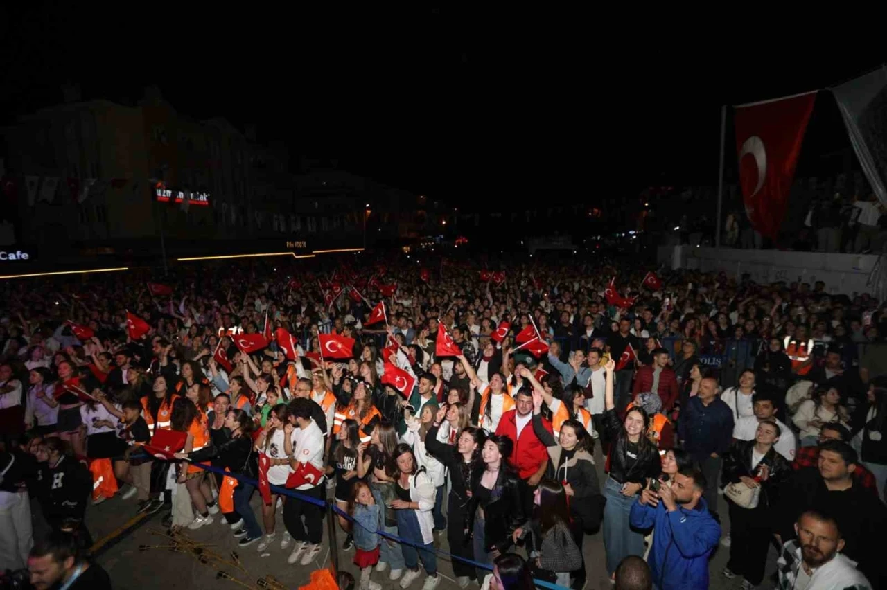 19 Mayıs coşkusu Büyükşehir konserleri ile yaşandı