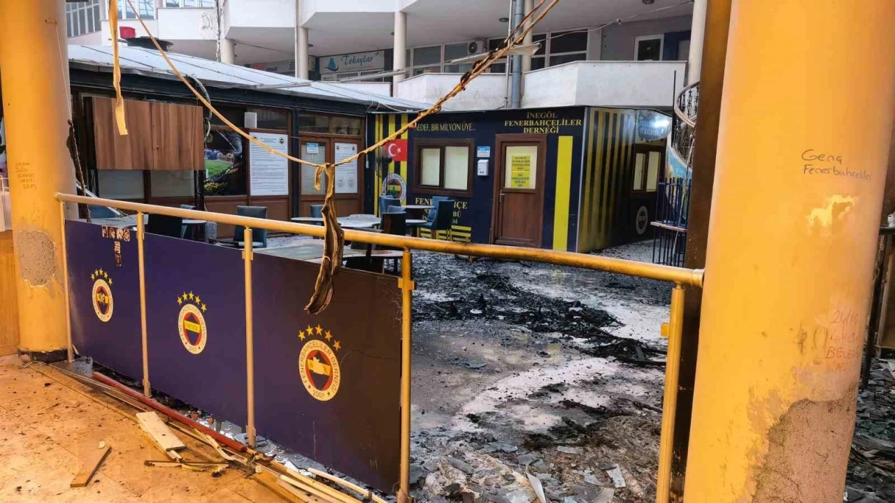 2 &ccedil;ocuk Fenerbah&ccedil;eliler Derneği&rsquo;nde yangın &ccedil;ıkardı
