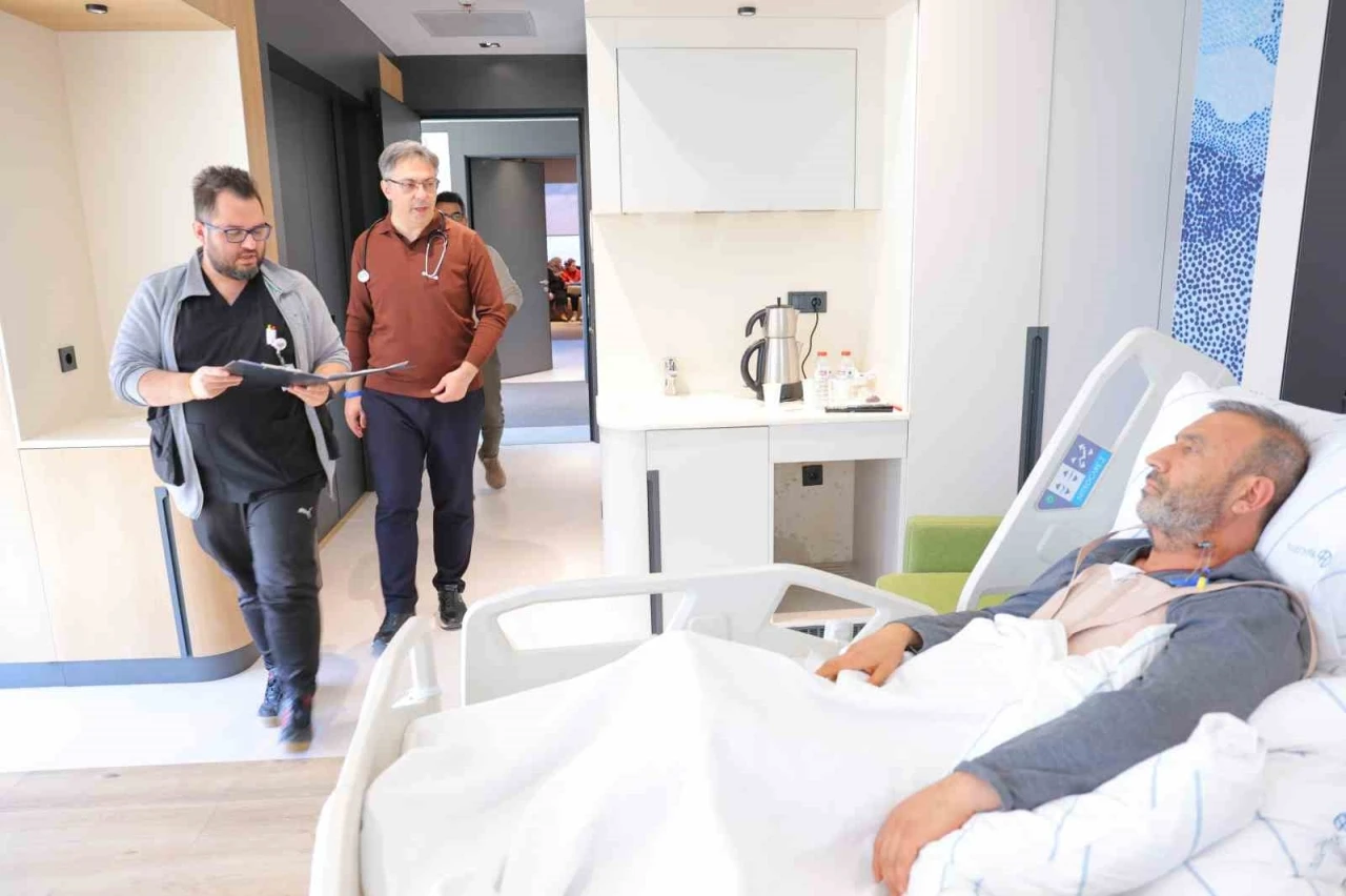 20 dakika beyin dolaşımı durdurulan hasta hayata d&ouml;nd&uuml;r&uuml;ld&uuml;
