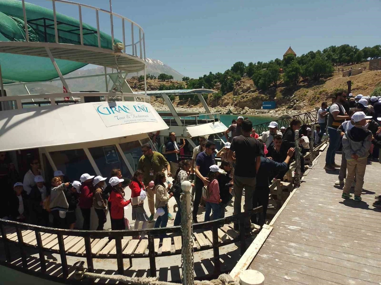 22. Akdamar Çocuk ve Gençlik Tiyatroları Şenliği sona erdi
