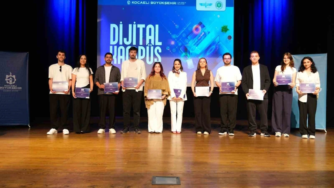 237 gen&ccedil; dijital becerilerini sertifikayla ta&ccedil;landırdı
