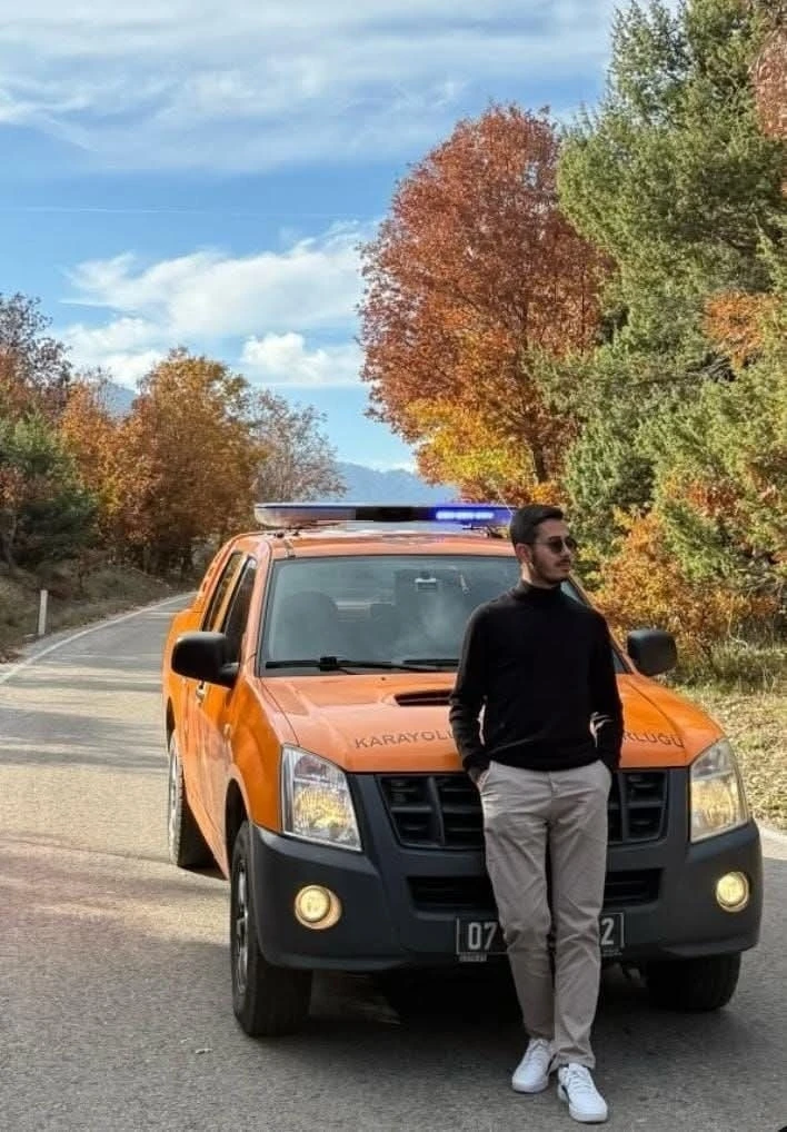 24 yaşındaki karayolları &ccedil;alışanı evinde &ouml;l&uuml; bulundu
