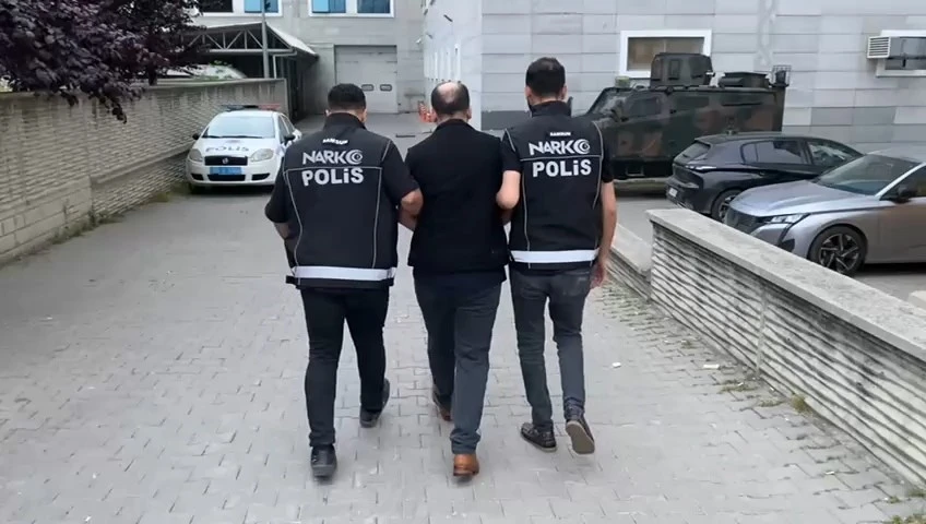 27 yıl 11 ay hapis cezası ile aranan cezaevi firarisi, polis tarafından yakalandı
