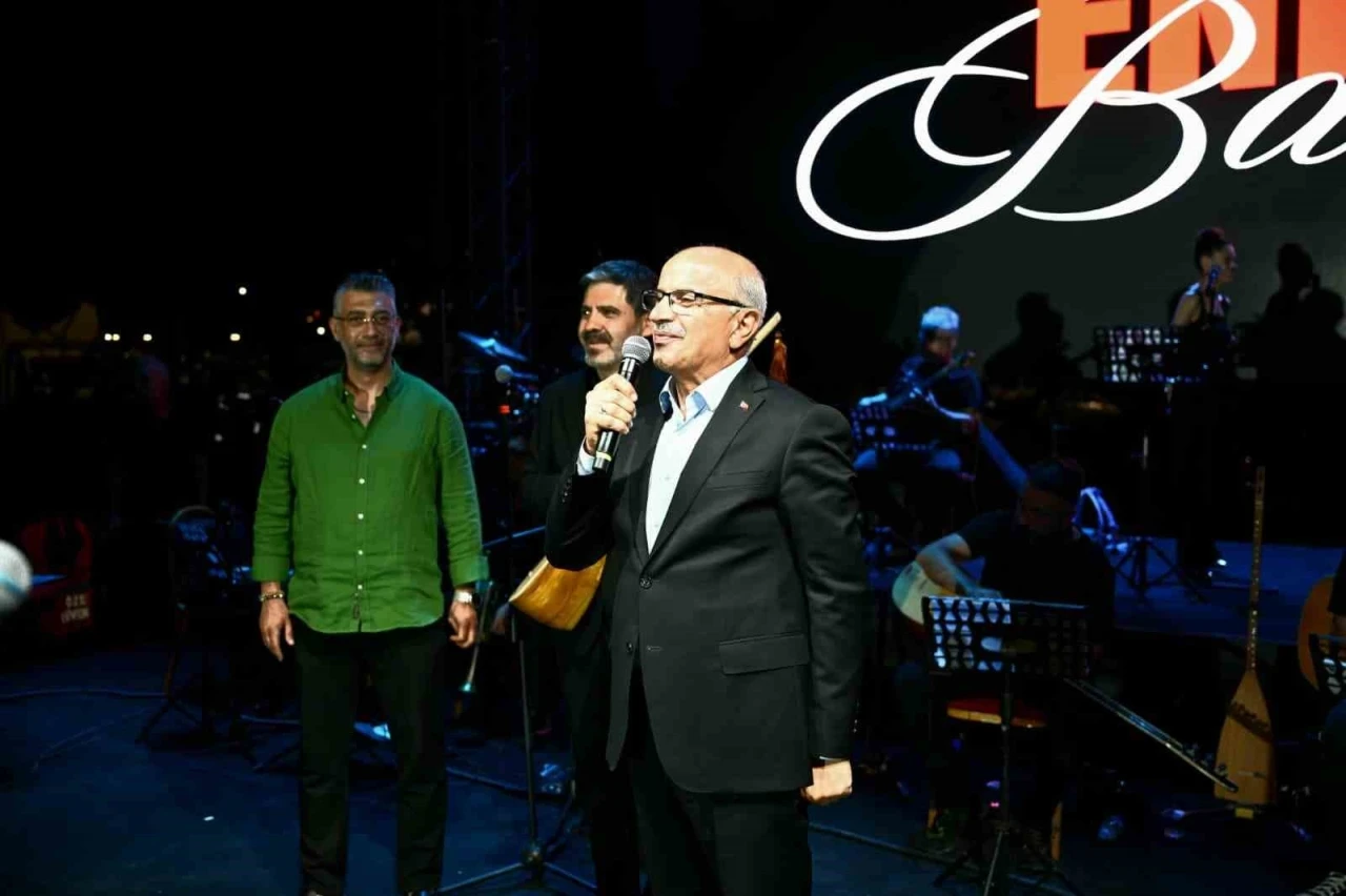 28&rsquo;inci Kayısı Festivali ve Fuarında Ender Balkır coşkusu
