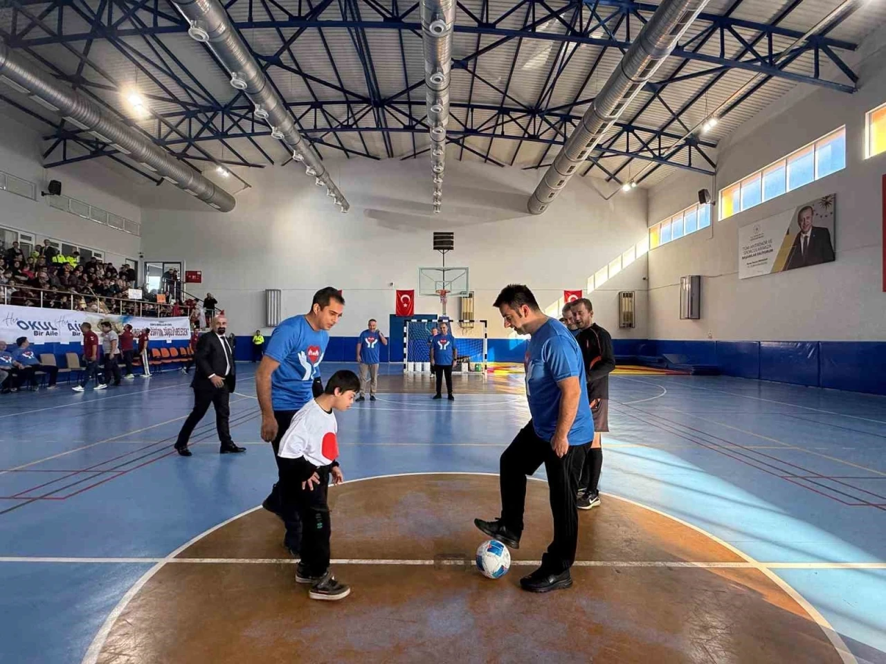 3 Aralık Dünya Farkındalık Günü Gazipaşa’da özel öğrencilerin katılımıyla kutlandı
