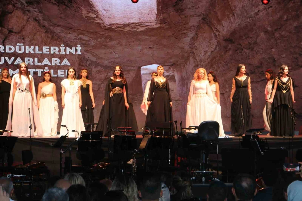 3 bin yıllık Zerzevan Kalesi’nde &quot;1. Anadolu Opera ve Bale Festivali&quot; düzenlendi
