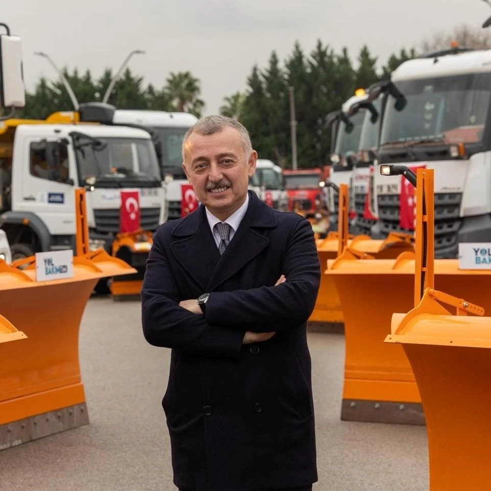 3 haftada 10 tramvay, 68 otob&uuml;s ve 42 iş makinesi hizmete alındı
