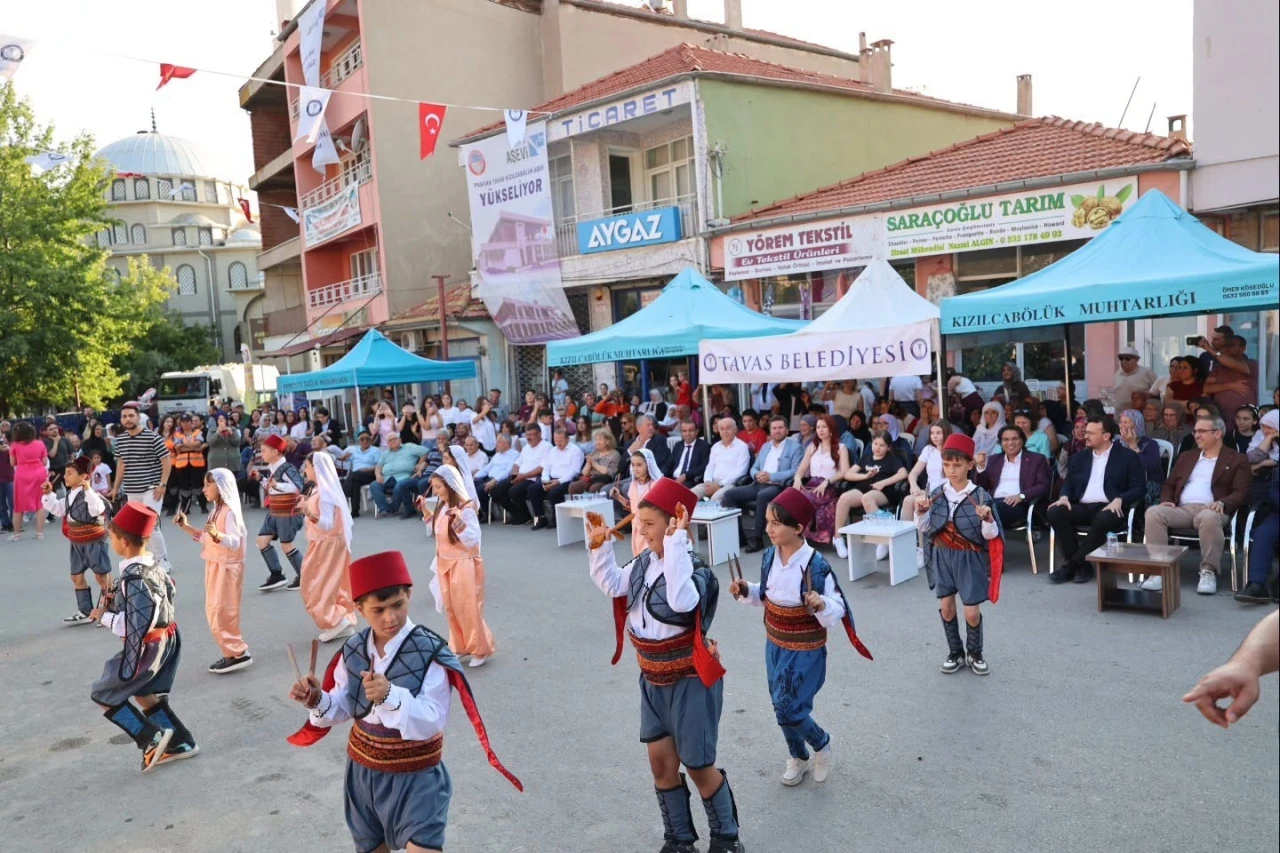 30. Kızılcab&ouml;l&uuml;k K&uuml;lt&uuml;r, Sanat, Tekstil ve Moda Festivali coşkuyla başladı

