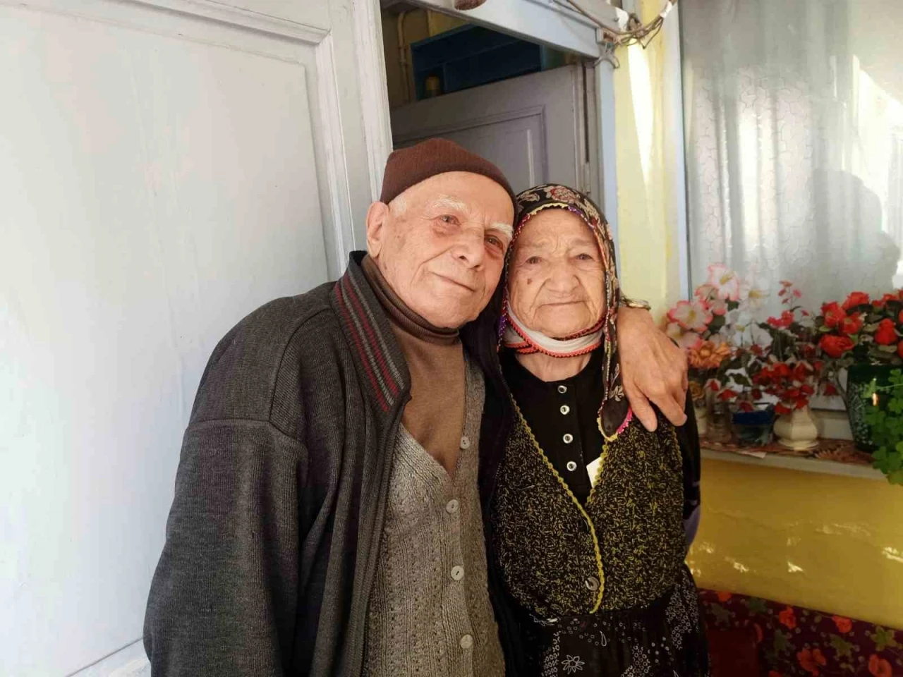 32 yıl sonra mavişinden gözyaşı dökerek ayrıldı
