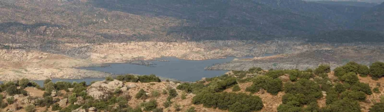 350 milyon metreküp depolama hacmine sahip Adnan Menderes Barajı’nda doluluk seviyesi yüzde 12’ye düştü
