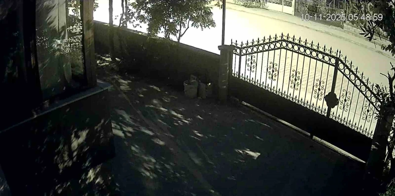 4.5 büyüklüğündeki deprem kamerada
