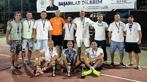 4. Babalar Günü Tenis Turnuvası Tamamlandı