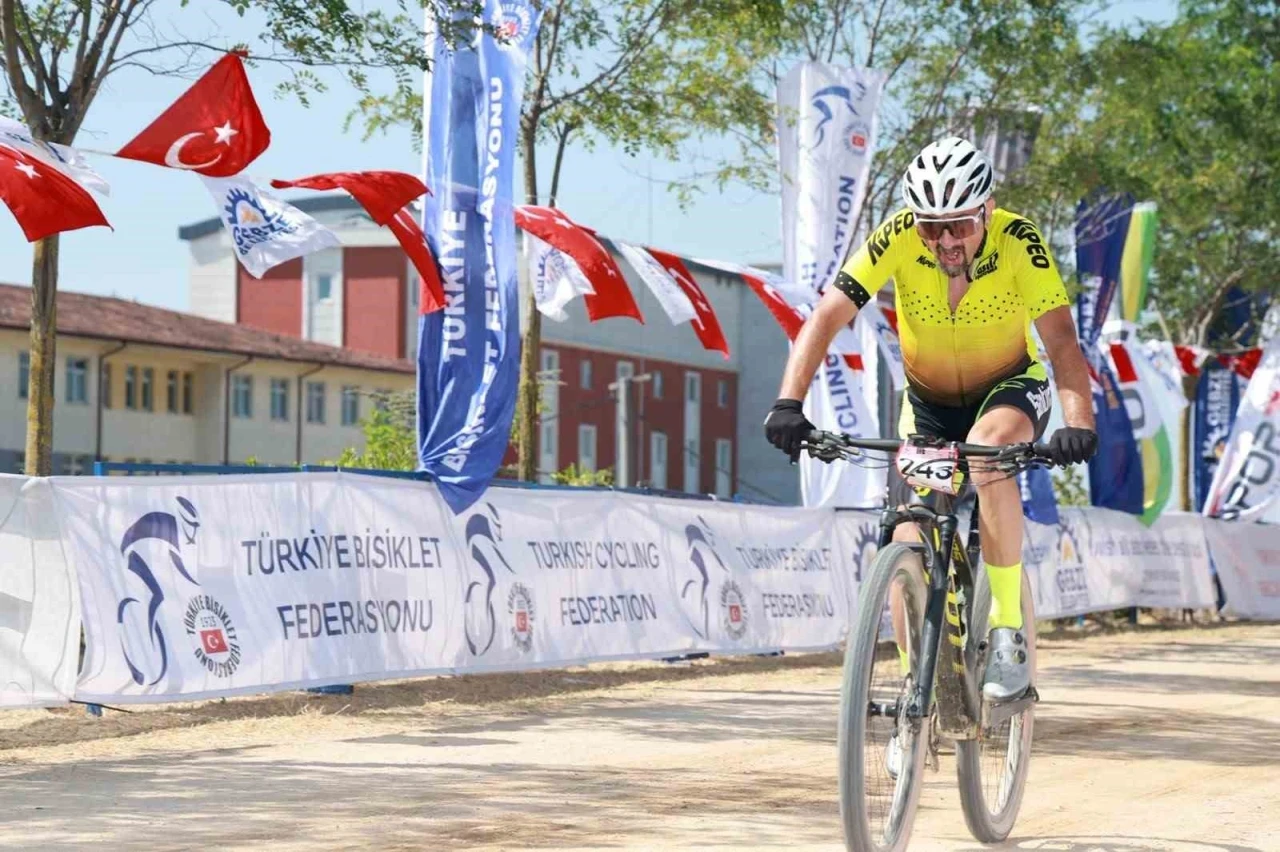 4. Uluslararası Dağ Bisikleti Kupası kıyasıya m&uuml;cadele ile tamamlandı
