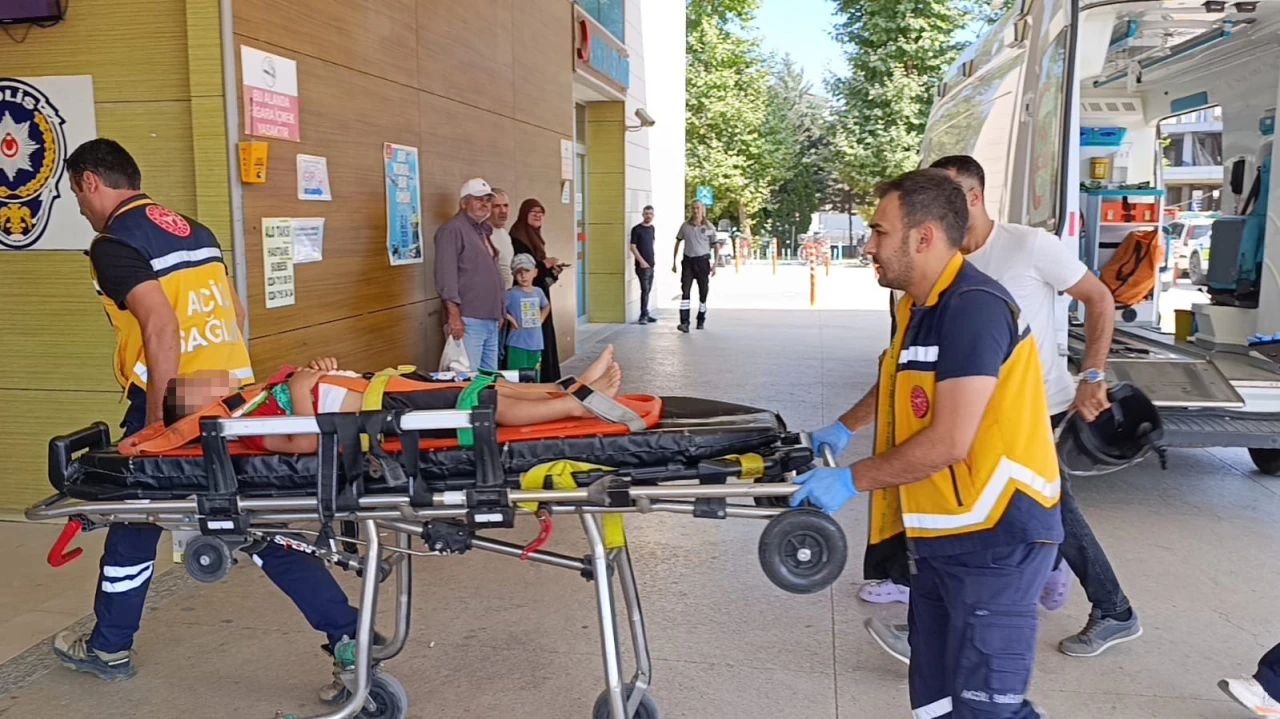 4 yaşındaki &ccedil;ocuk balkondan d&uuml;şt&uuml;
