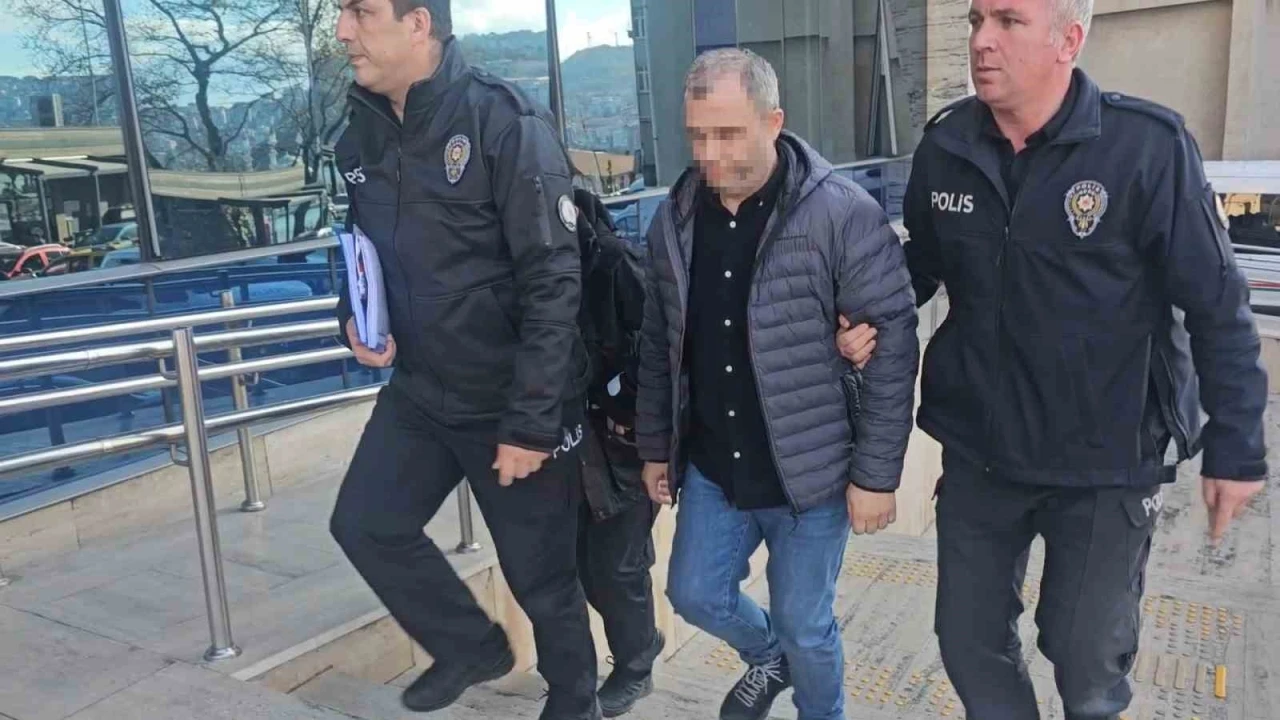 4 yaşındaki Sarp&rsquo;ın &ouml;ld&uuml;ğ&uuml; kazada &uuml;st mahkeme kararı bozdu, sanıklar yeniden hakim karşısına &ccedil;ıktı
