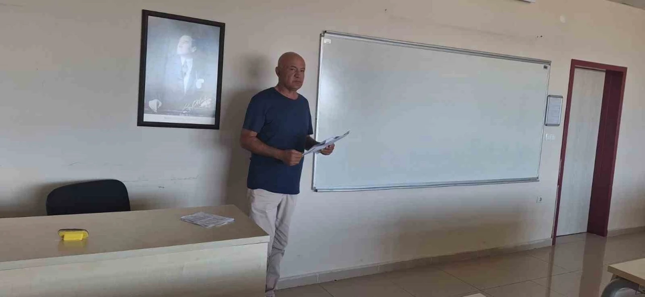 40 yıllık gazeteci 65 yaşında bölüm birincisi olarak mezun o