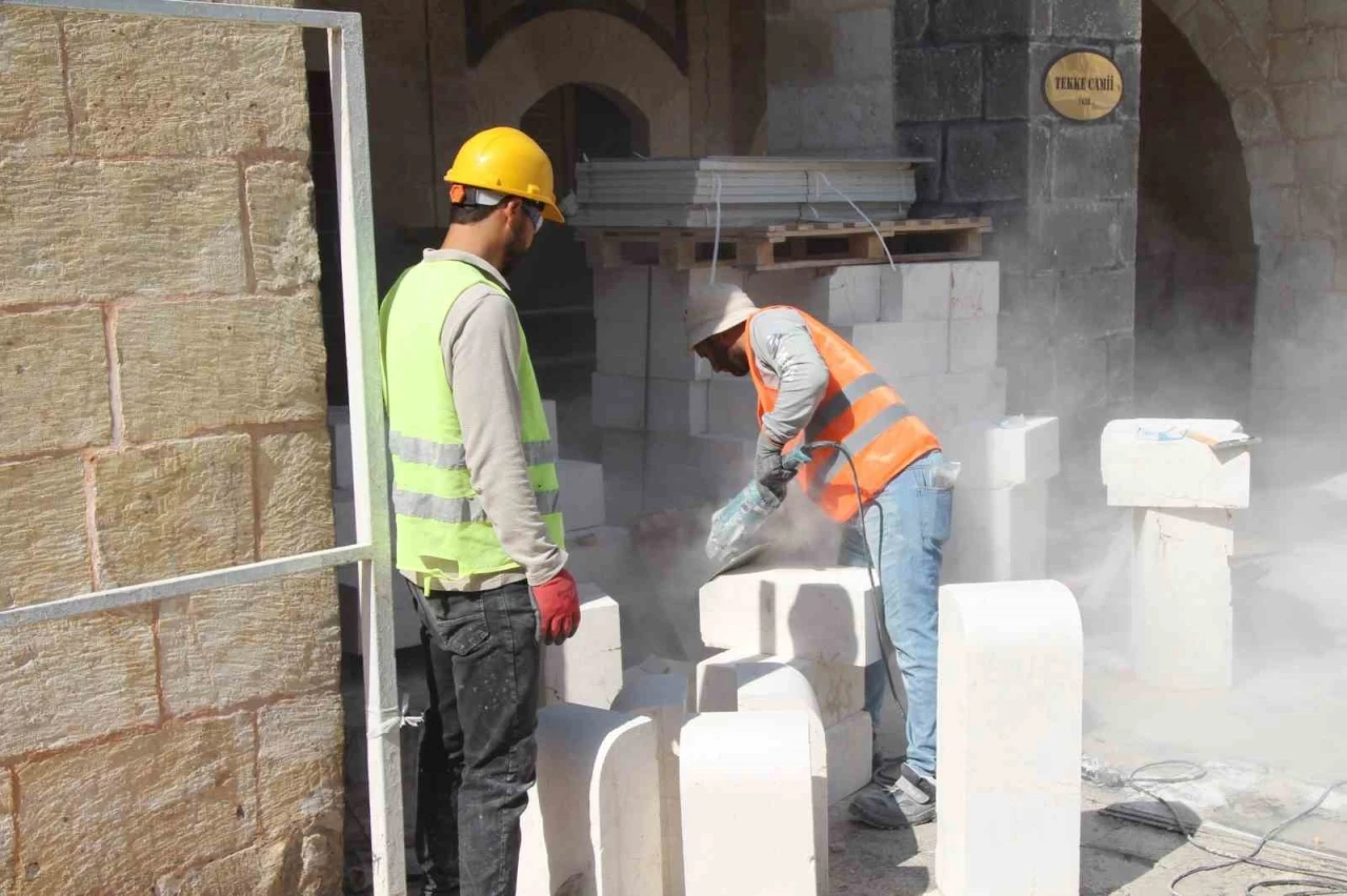 45 derecede ekmeklerini taştan çıkartıyorlar
