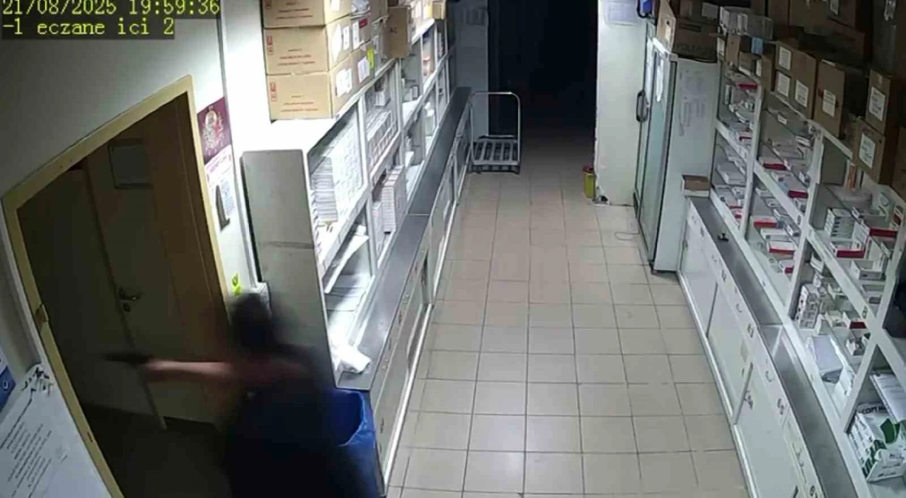 5 ay &ouml;nce eski eşini silahla yaralamıştı: Dehşetin g&uuml;venlik kamerası ortaya &ccedil;ıktı
