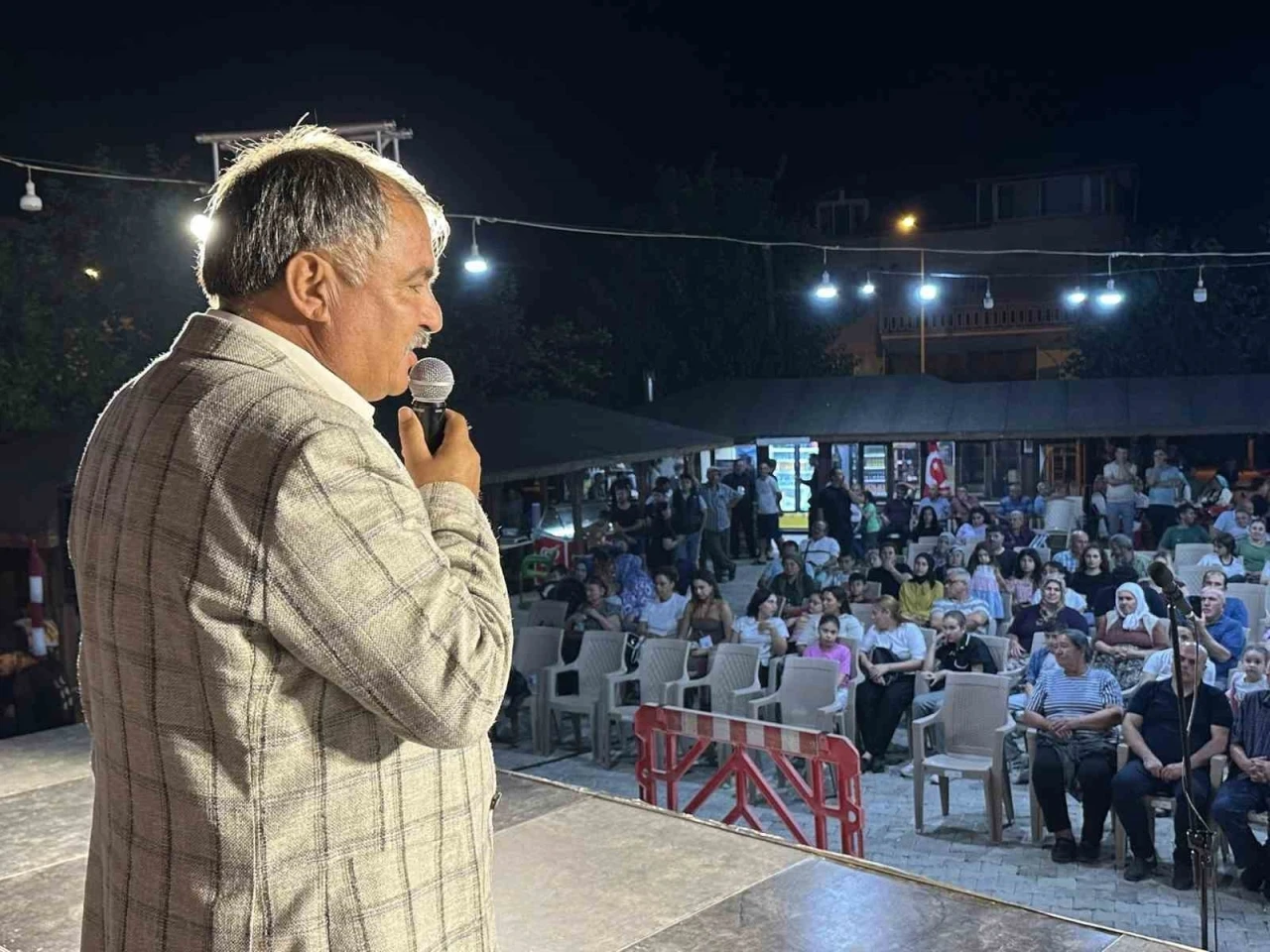 5 ülkenin halk dansları ve ezgileri Beyağaç’ta yankılandı
