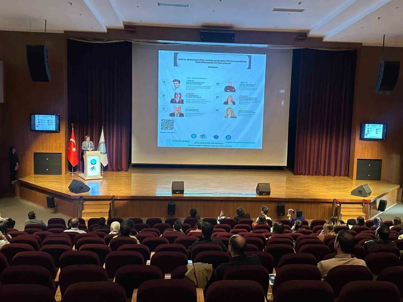 50. yılda 50 katılımcı ile akademik buluşma
