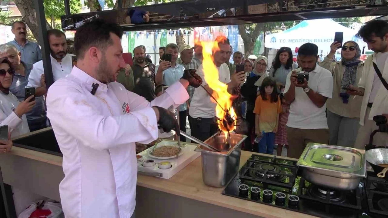 500 derece ısıtılan topuzda pişen kebabı gören şaşırıyor
