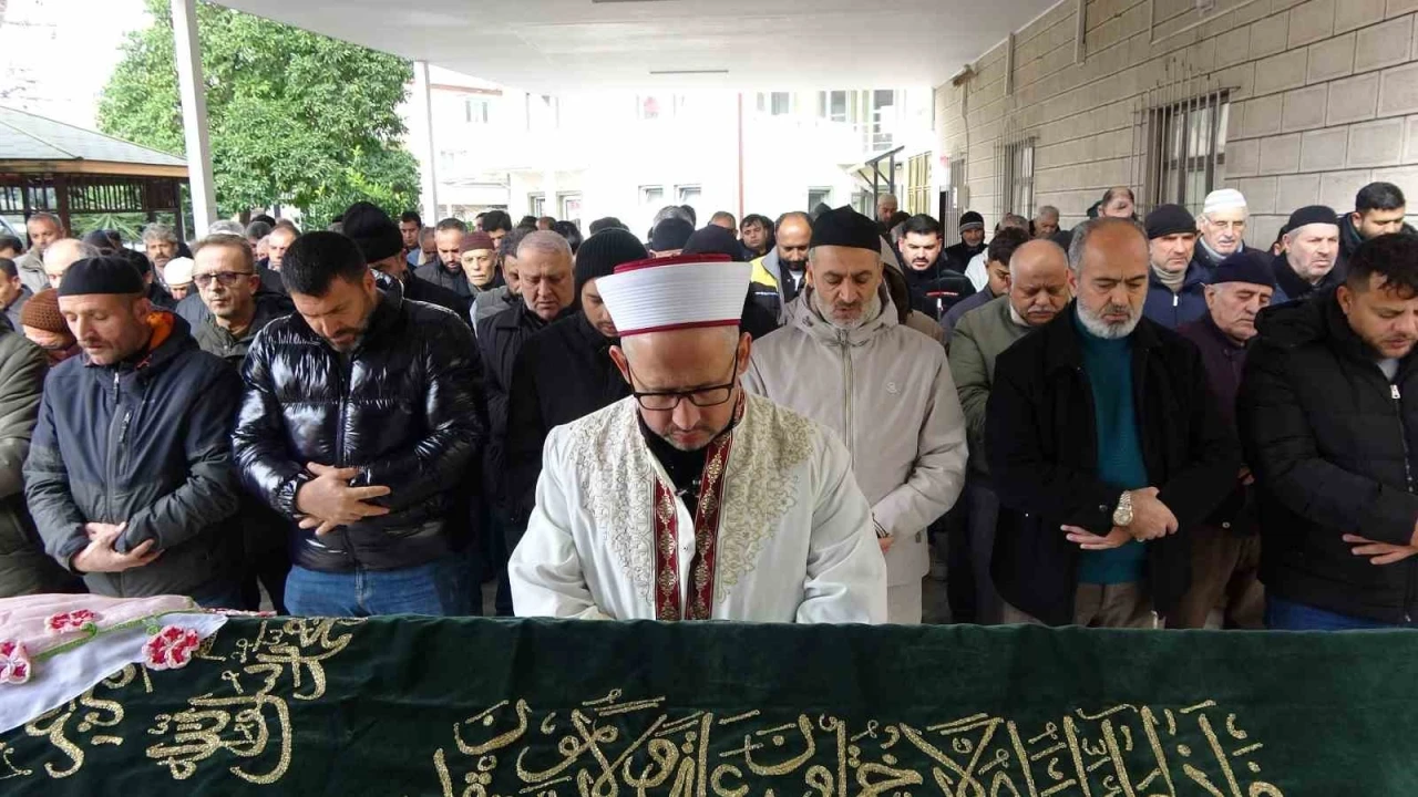 6.5 aydır teşhis konulamayan gen&ccedil; kızın ailesi cenazesini aldı
