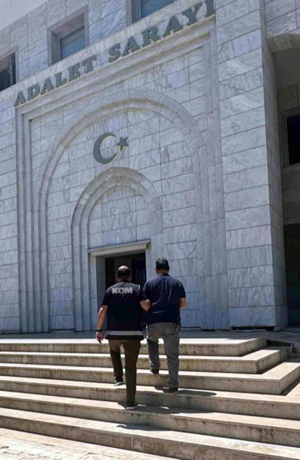 6 yıl hapis cezası bulunan FET&Ouml; &uuml;yesi yakalandı
