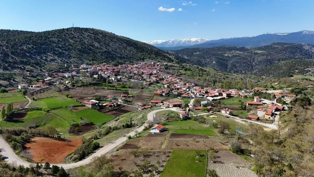 672 yıllık tarifle yılda 1 kez yapılıyor...Herkes o köye akın etti
