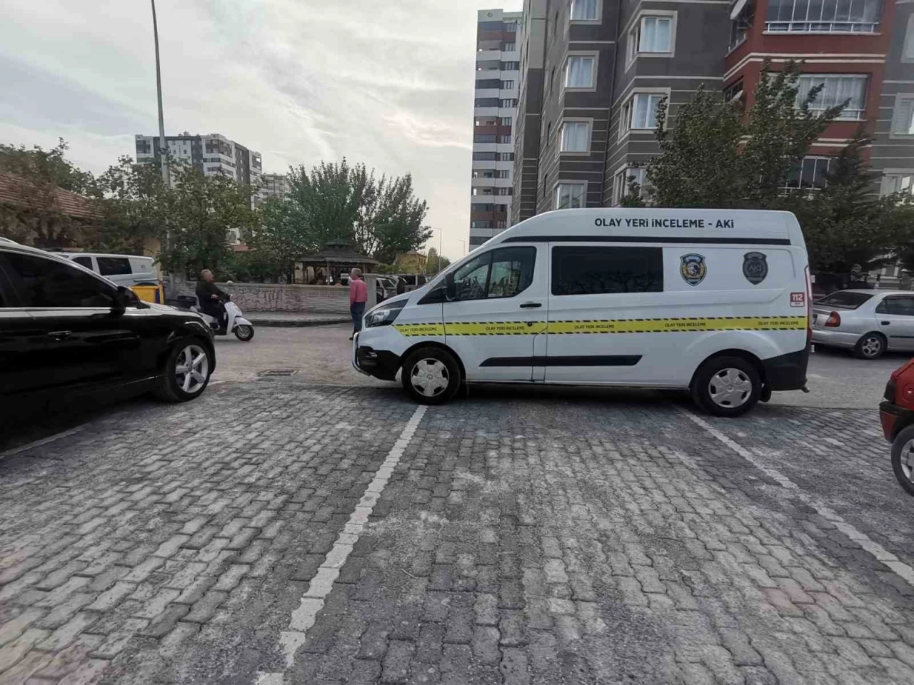 8. kattan düşen şahıs hayatını kaybetti
