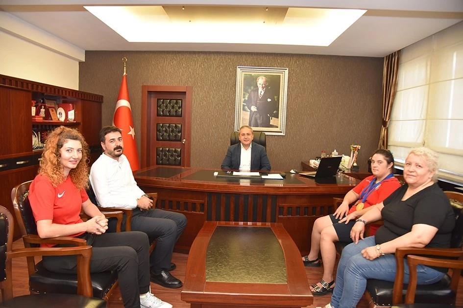 Down Sendromlu Kadriye Berfin Aşık Avrupa Şampiyonu