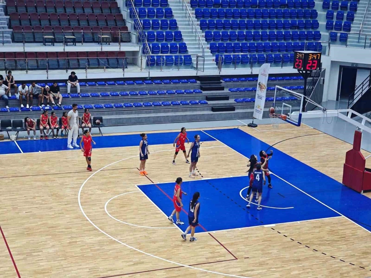 9 ilin yıldızları Malatya&rsquo;da parkeye &ccedil;ıktı
