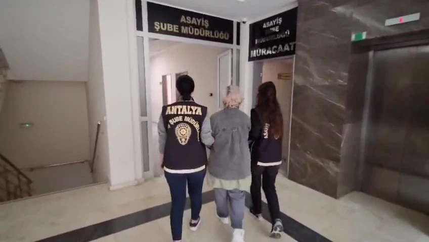 90 yıl kesinleşmiş hapis cezası ile 5 yıldır firari olarak aranan şahıs asayiş ekiplerince yakalandı
