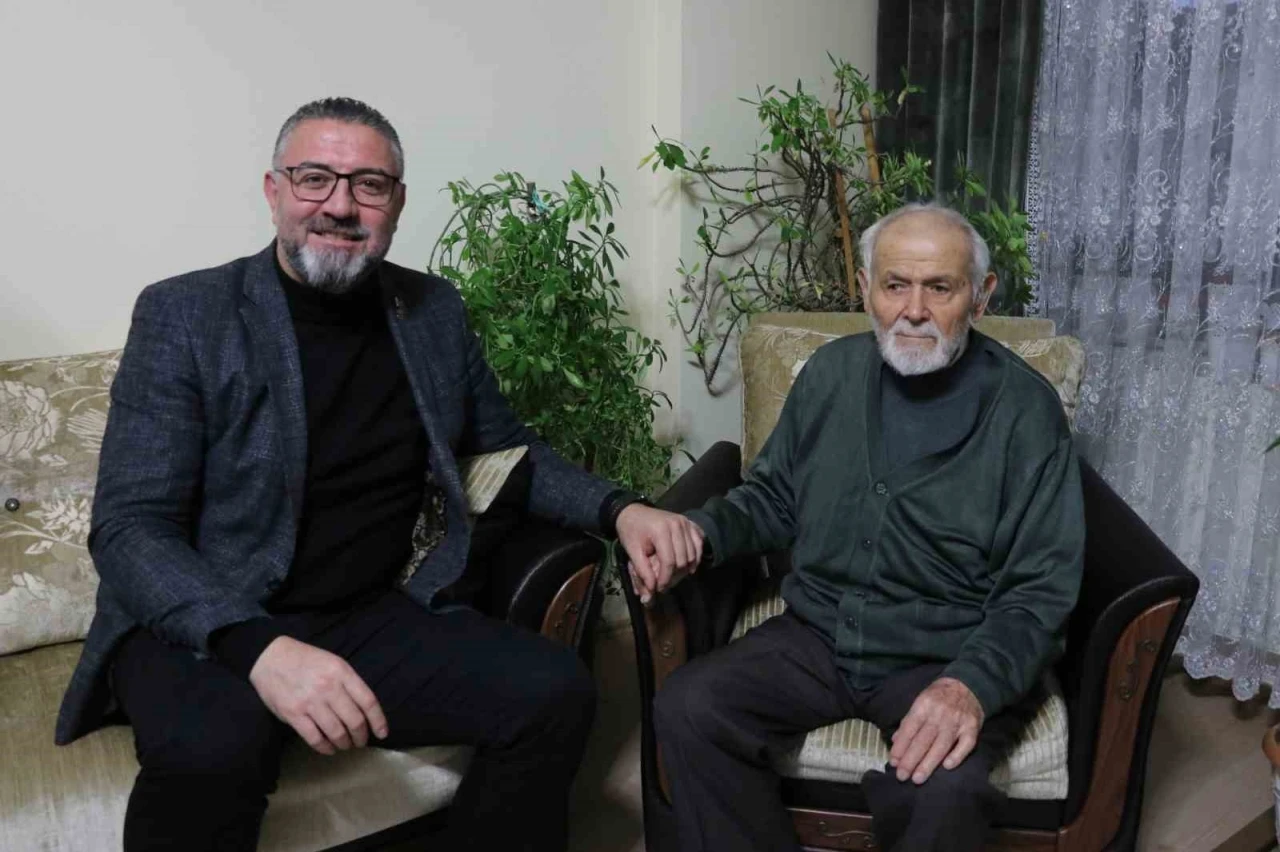 95 yaşındaki şehit babası öğretmen, özel günde unutulmadı
