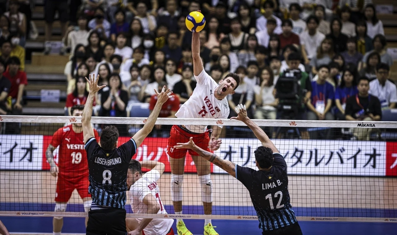 A Milli Erkek Voleybol Takımı, Arjantin’e 3-2 mağlup oldu
