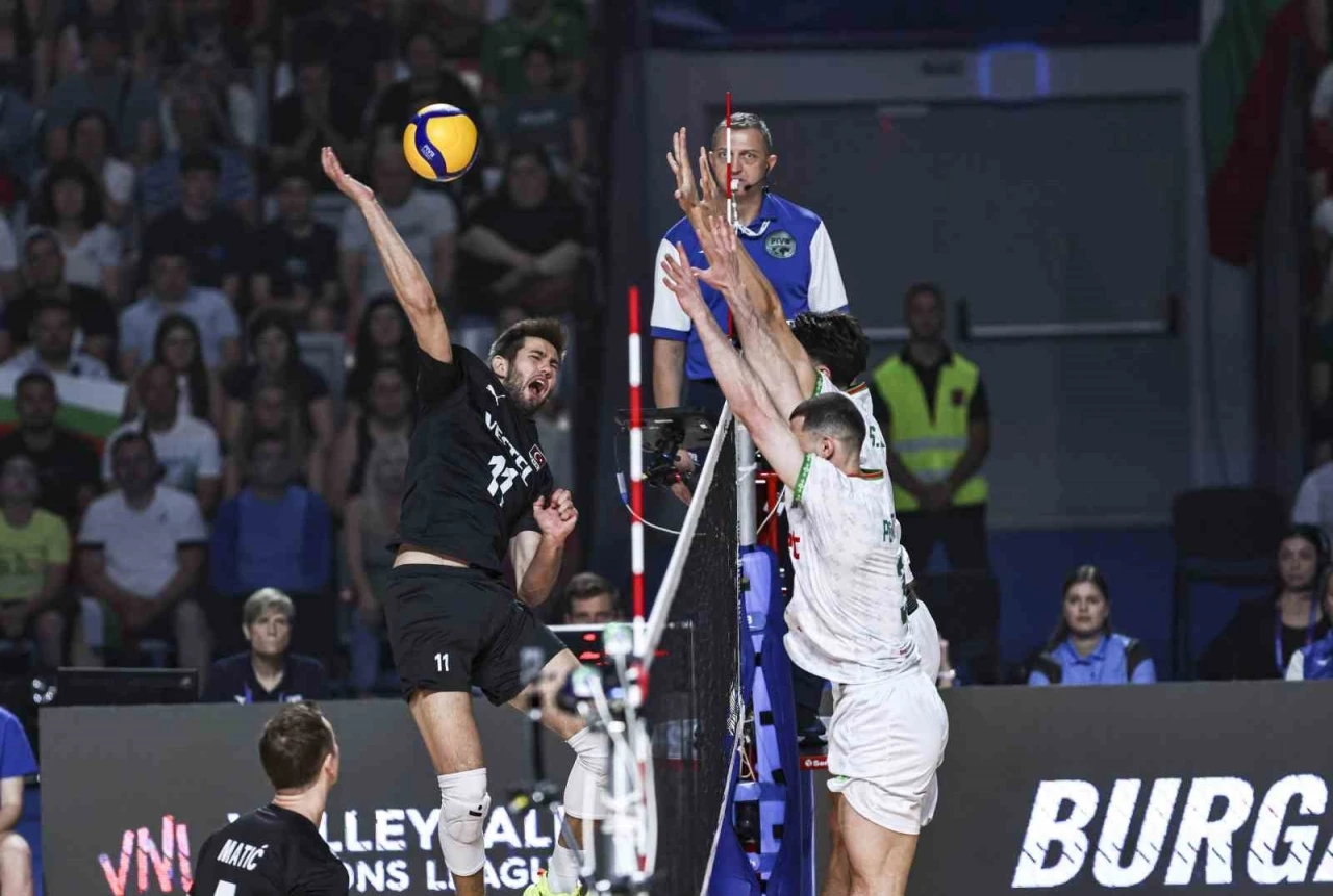 A Milli Erkek Voleybol Takımı, Bulgaristan’ı 3-0 mağlup etti
