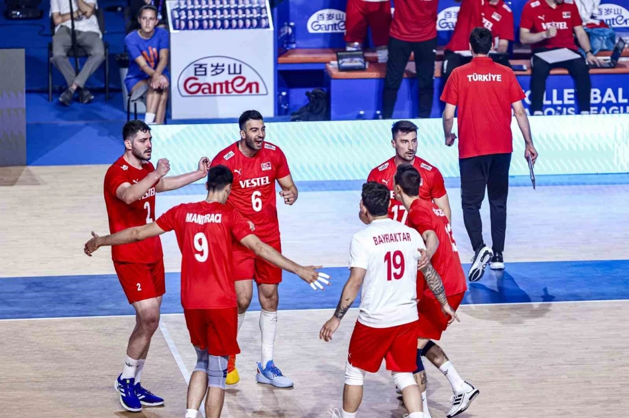 A Milli Erkek Voleybol Takımı, Slovenya’ya 3-0 mağlup oldu
